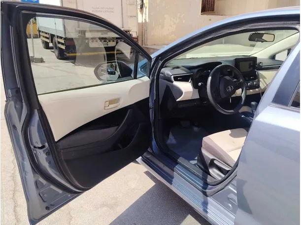 Car image 10