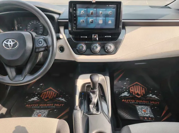 Car image 18