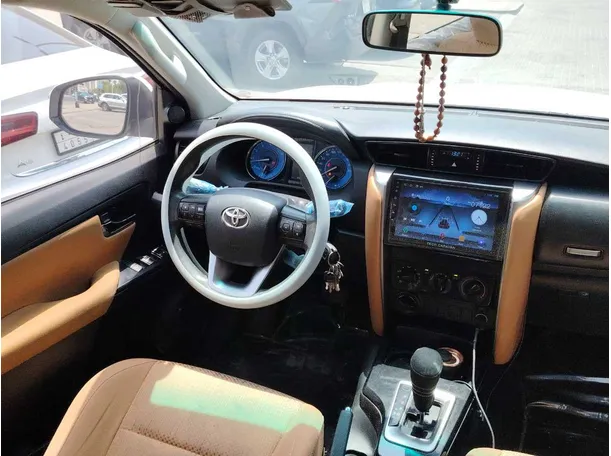 Car image 20