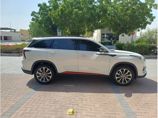 Car image 8