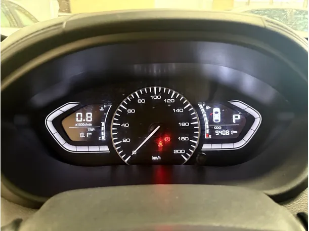 Car image 12