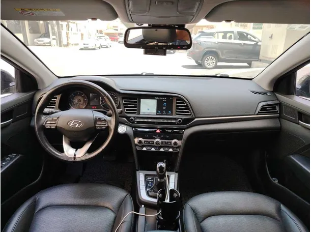 Car image 17