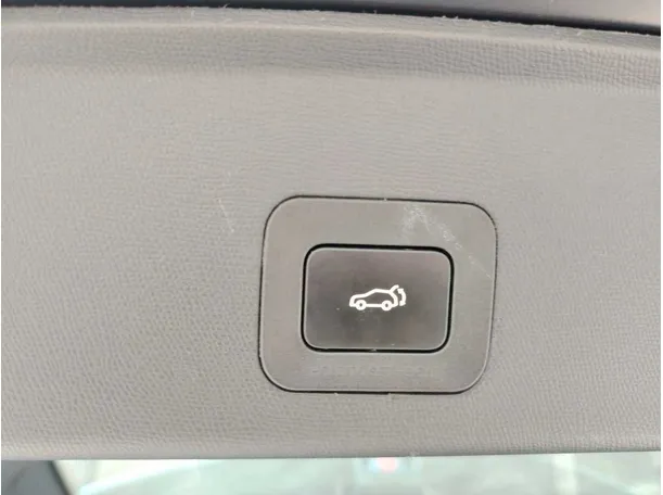 Car image 33