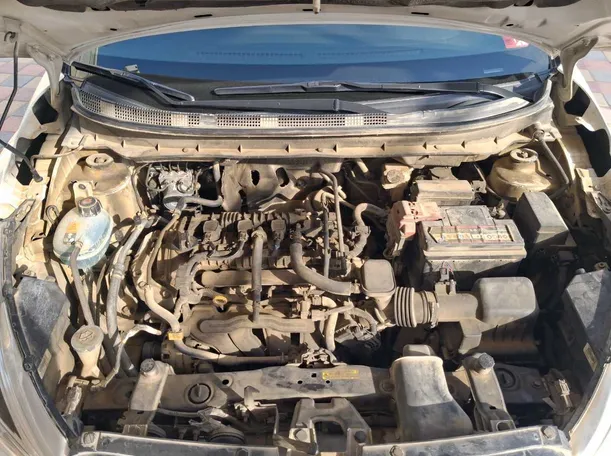 Car image 19