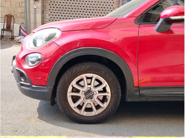 Car image 9