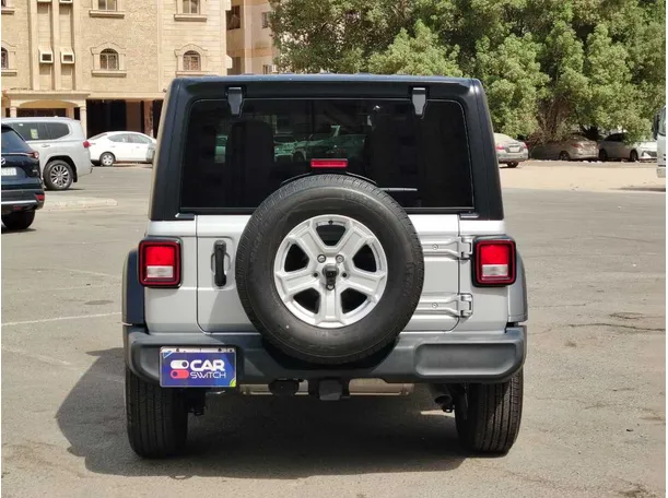 Car image 6