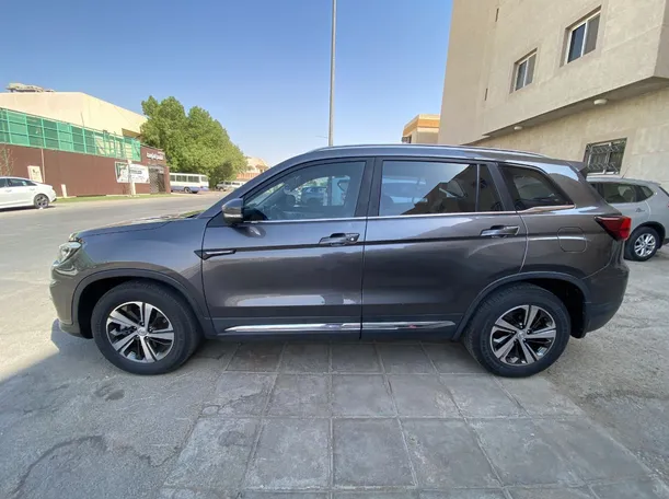 Car image 8