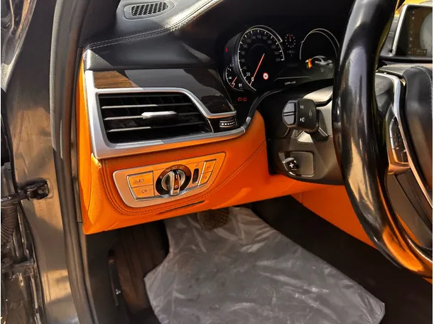 Car image 29