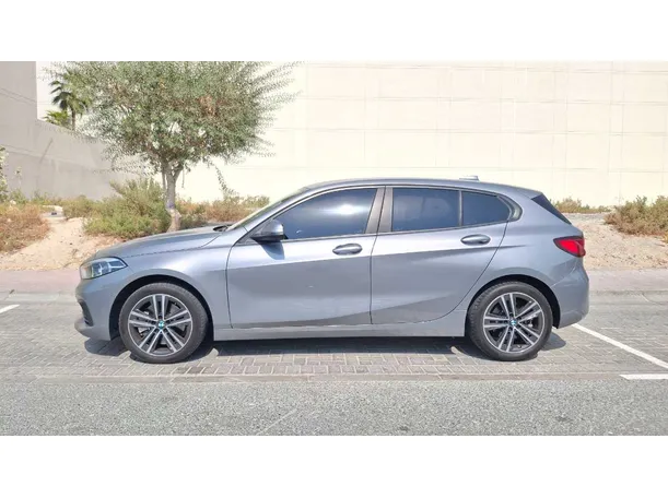 Car image 8