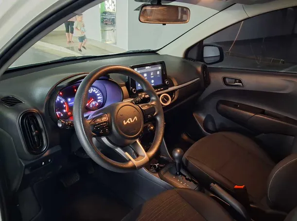Car image 11