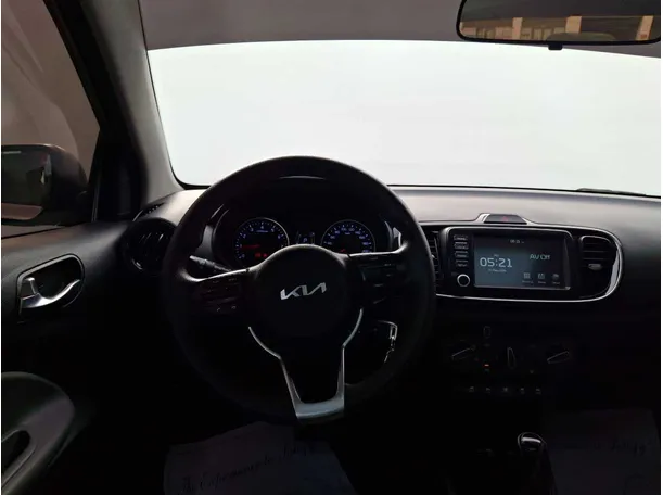 Car image 14