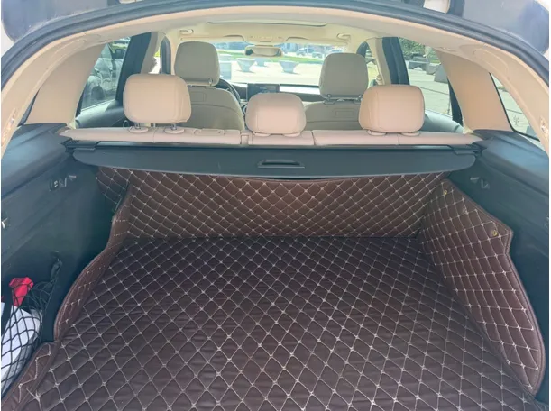 Car image 26