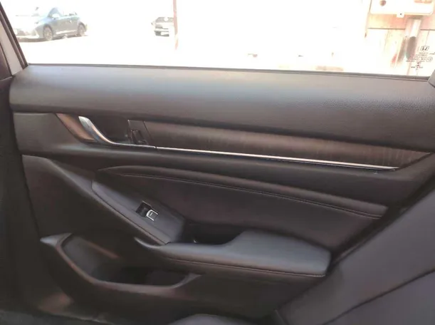 Car image 34