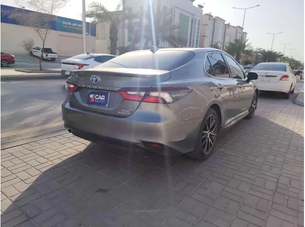 Car image 5