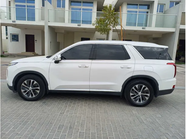 Car image 8