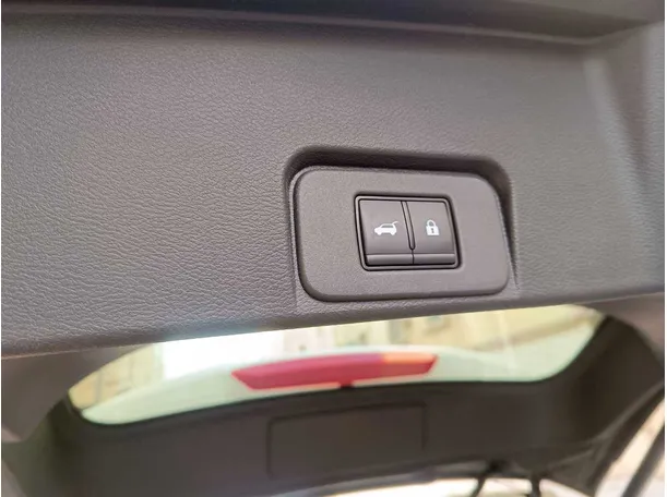 Car image 29