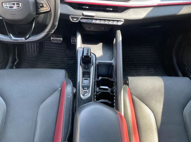 Car image 19