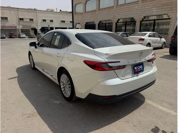 Car image 7