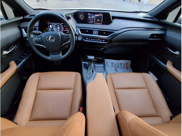 Car image 15