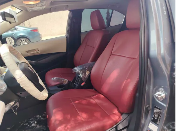 Car image 14