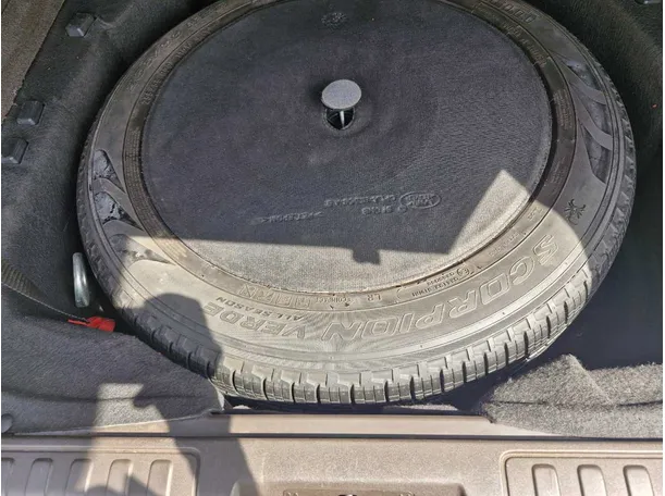 Car image 23