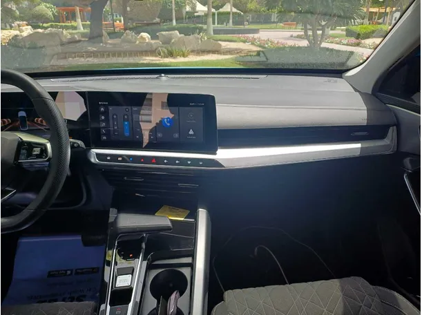 Car image 16