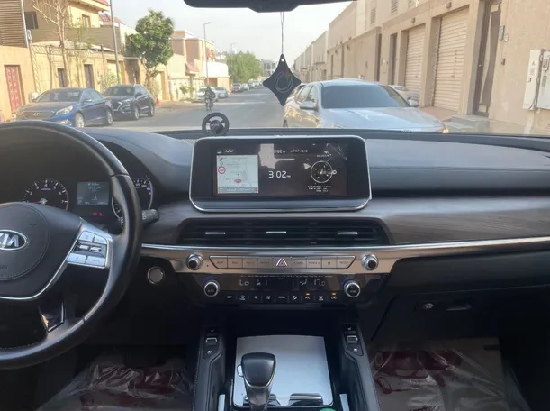 Car image 18