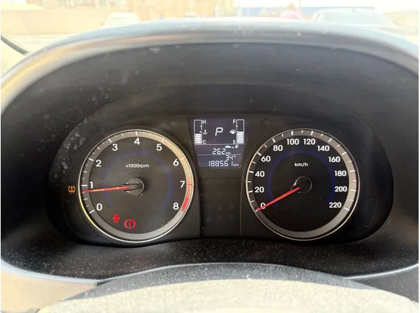 Car image 23
