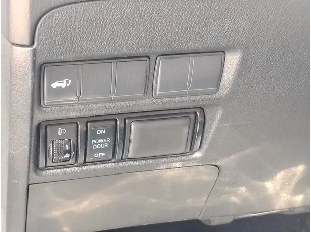 Car image 35