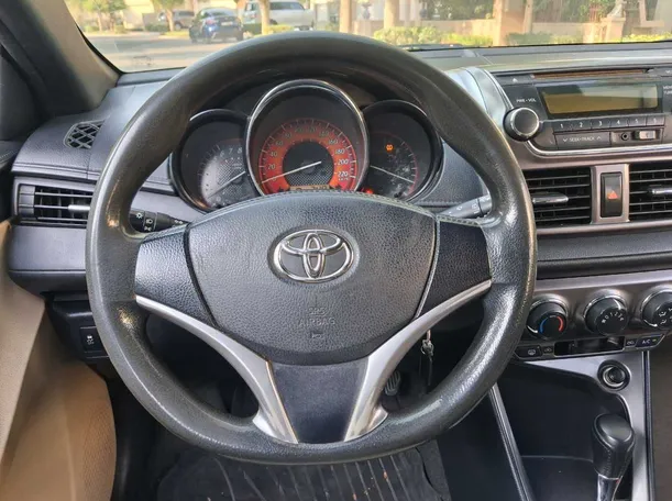 Car image 18