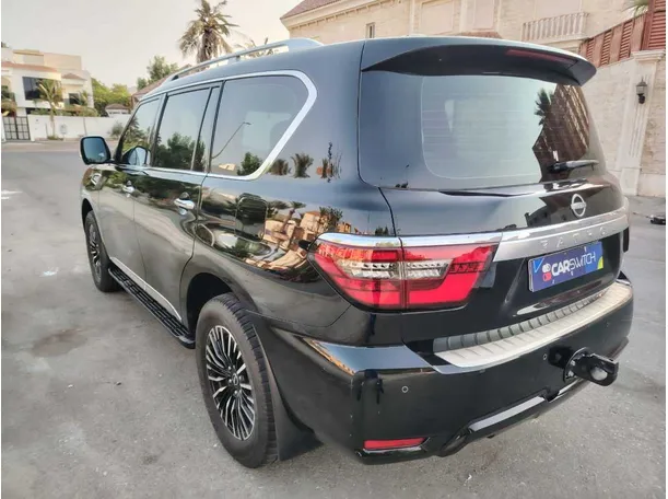 Car image 9