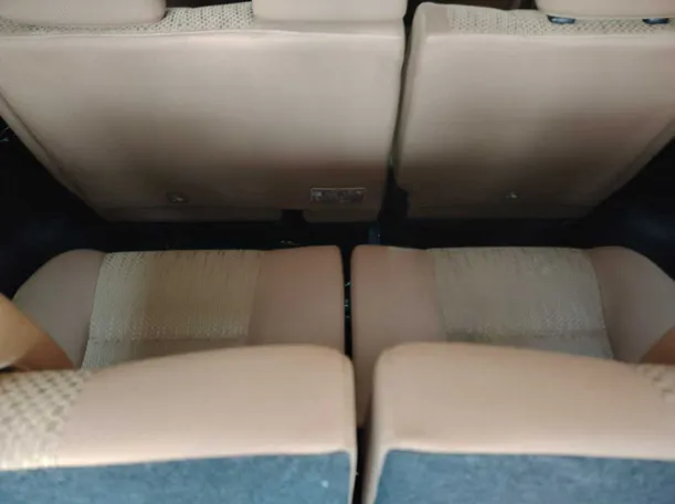 Car image 32