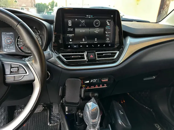Car image 19