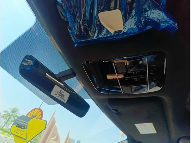 Car image 32