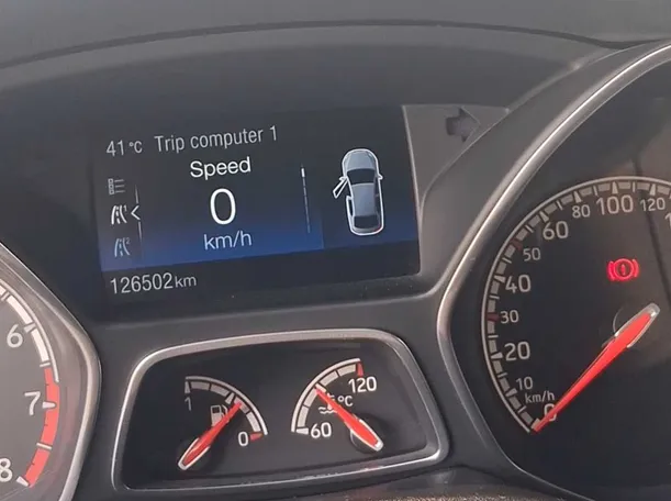 Car image 15