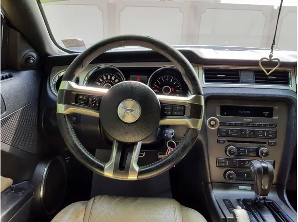 Car image 13
