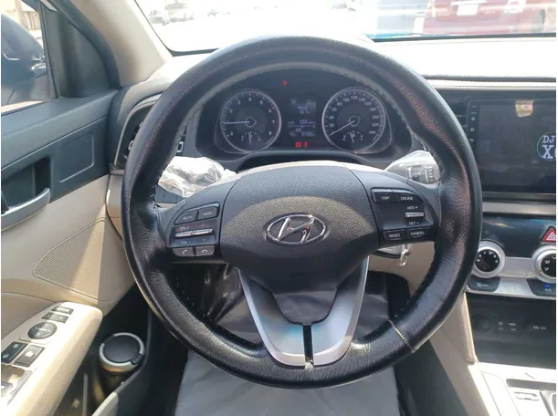 Car image 16