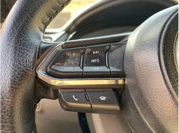 Car image 29