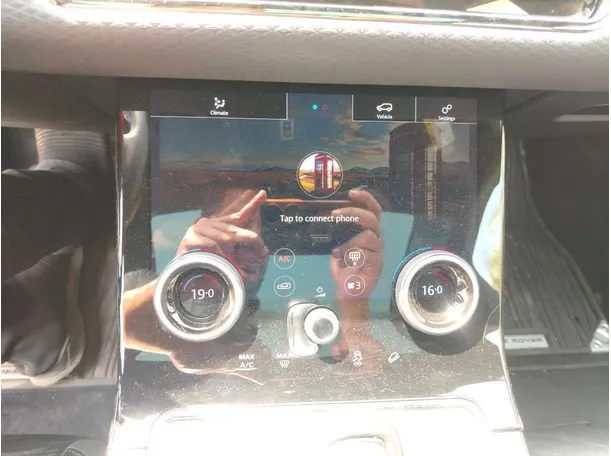 Car image 26