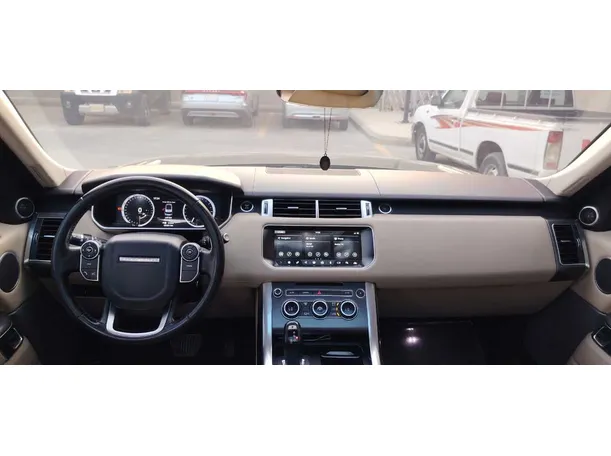 Car image 16