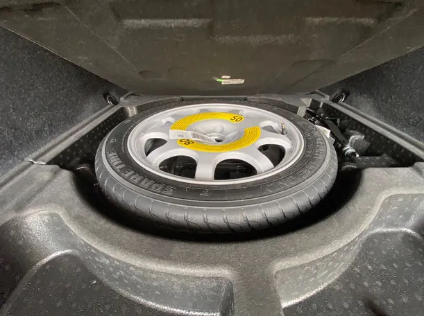Car image 21