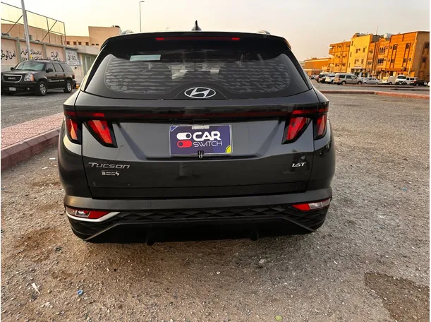 Car image 6
