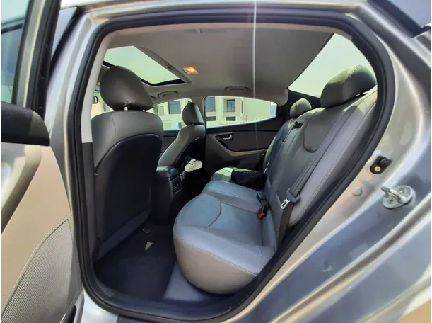 Car image 16