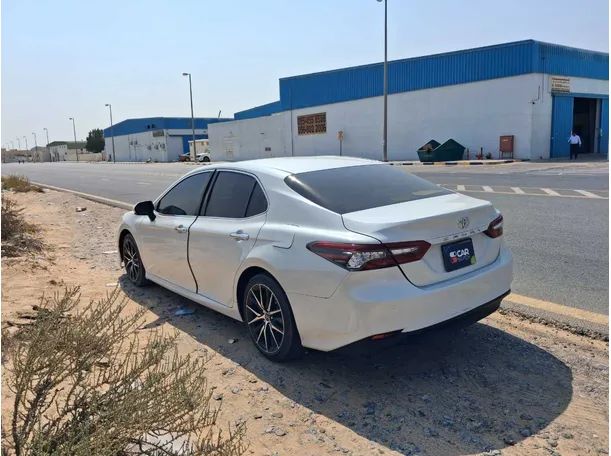 Car image 7