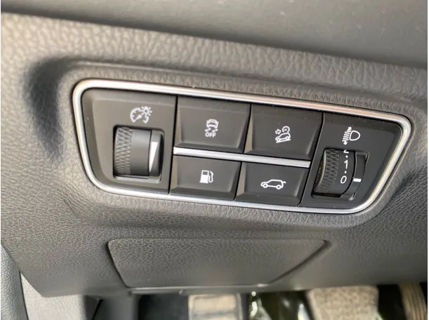 Car image 26