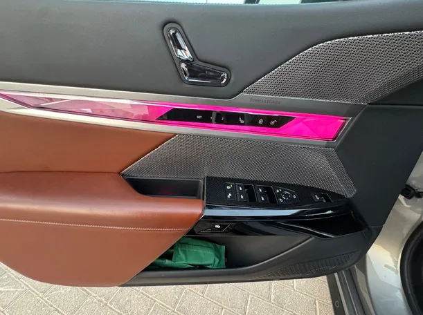 Car image 26