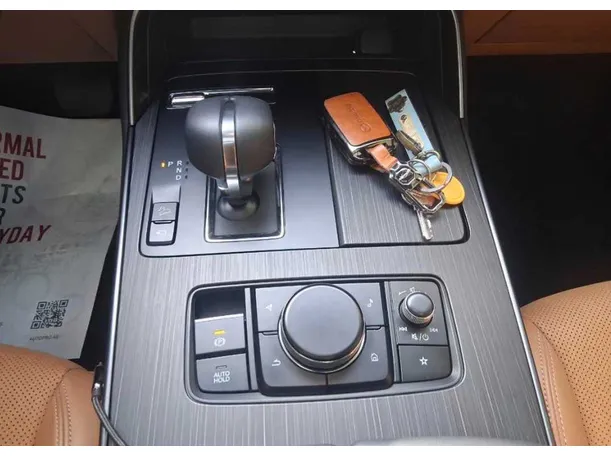 Car image 16
