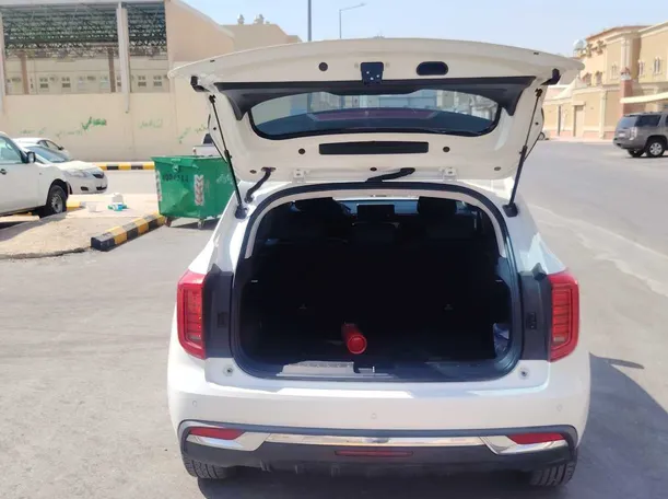 Car image 20