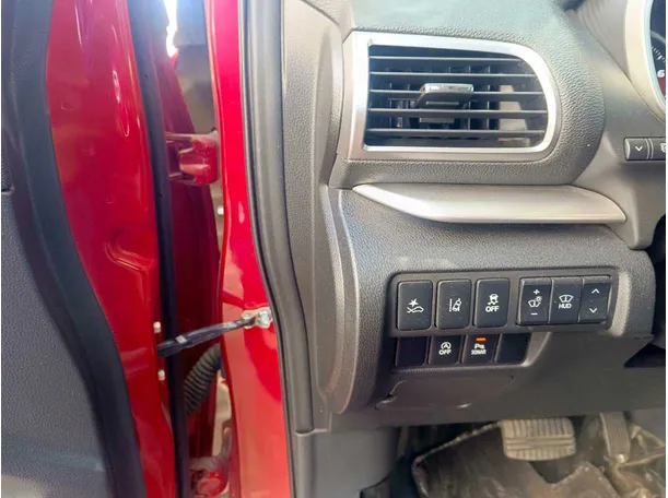 Car image 28
