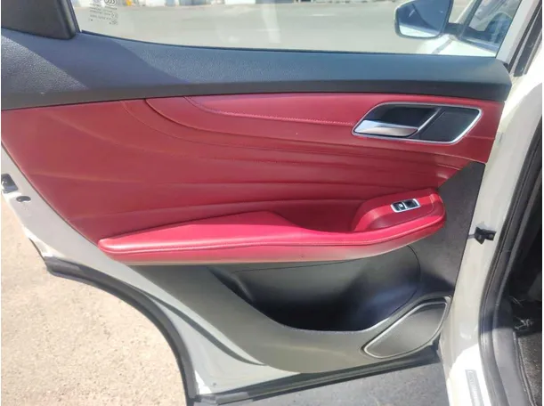 Car image 38
